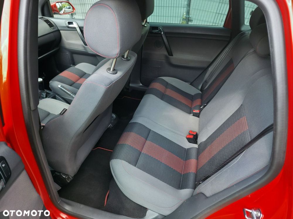 Volkswagen Polo - 8