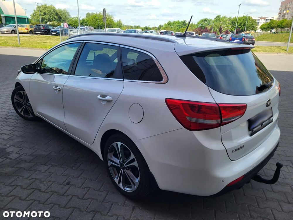 Kia Ceed 1.6 CRDi 136 DCT ISG SW GT Line - 24