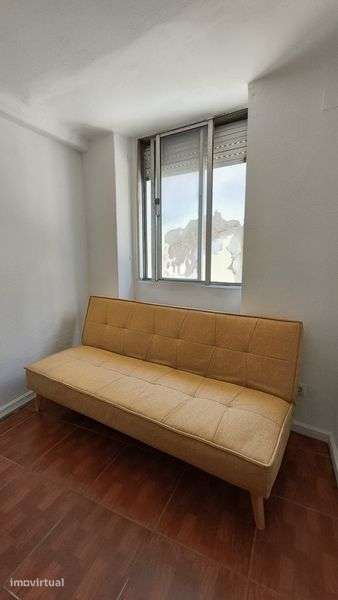 Arrenda -se T2 mobilado - Grande imagem: 2/6