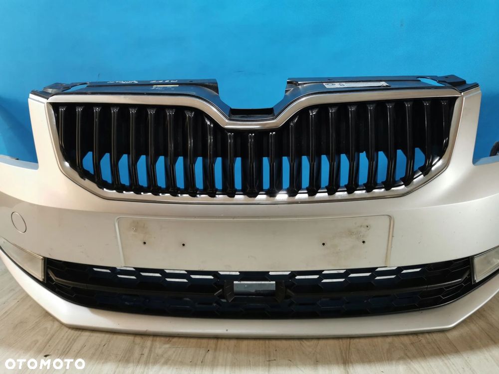 Skoda Octavia III 3 zderzak przód przedni spryskiwacze 5E0807221 12/16 - 2