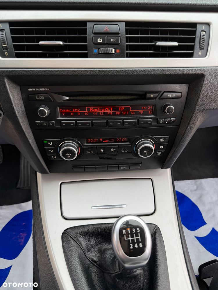 BMW Seria 3 318d DPF Edition Exclusive - 28