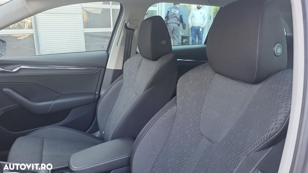 Skoda Octavia Combi 2.0 TDI DSG Style - 16