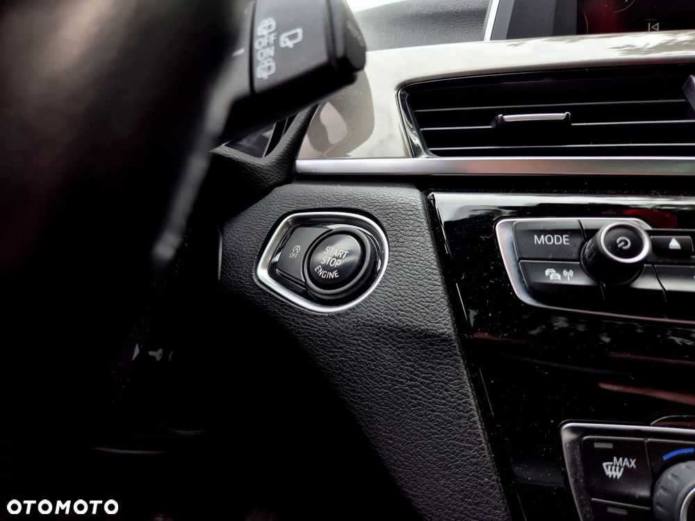 BMW X1 sDrive18d xLine - 16