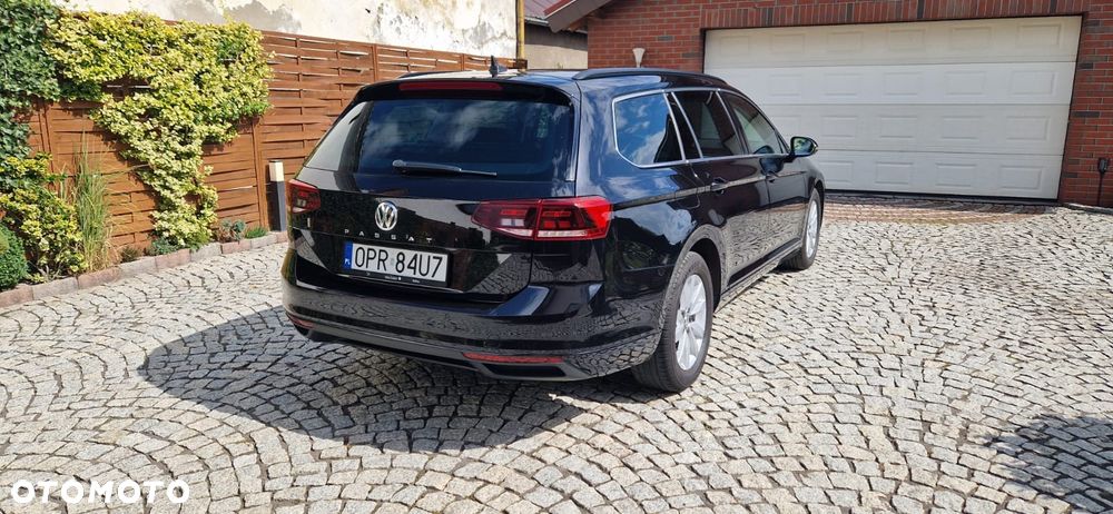 Volkswagen Passat - 4