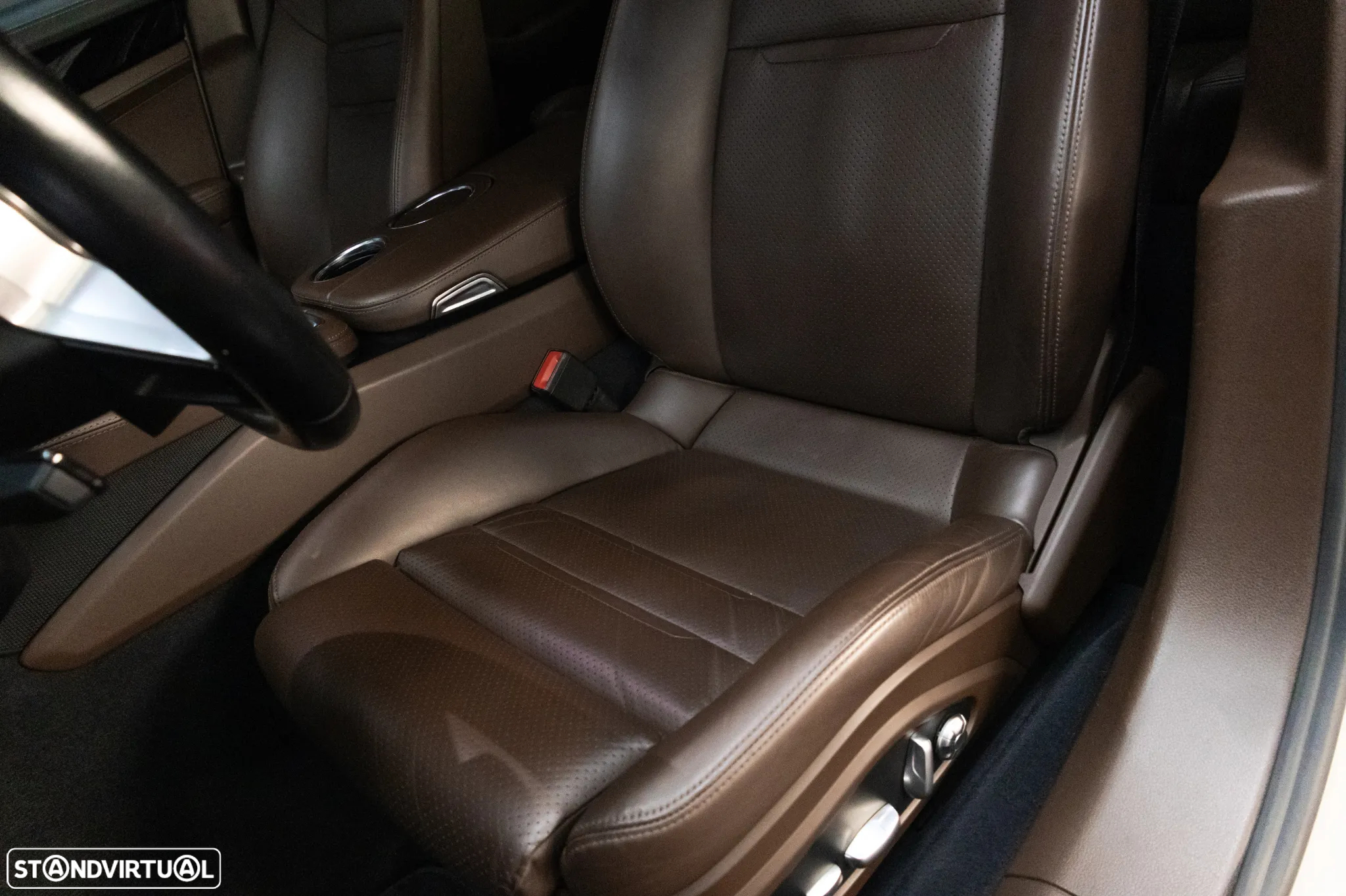Porsche Panamera 4 E-Hybrid - 31