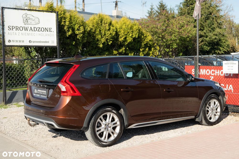 Volvo V60 Cross Country D4 Momentum - 5