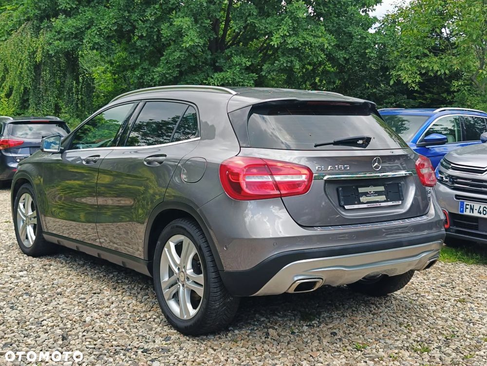 Mercedes-Benz GLA 180 Urban - 3