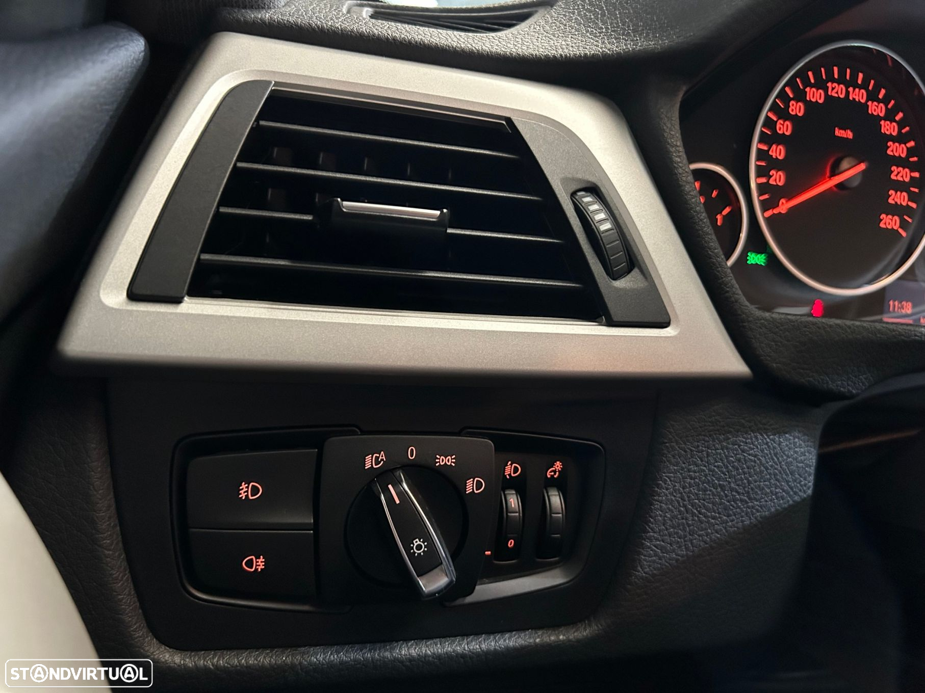 BMW 318 d Touring Auto - 41