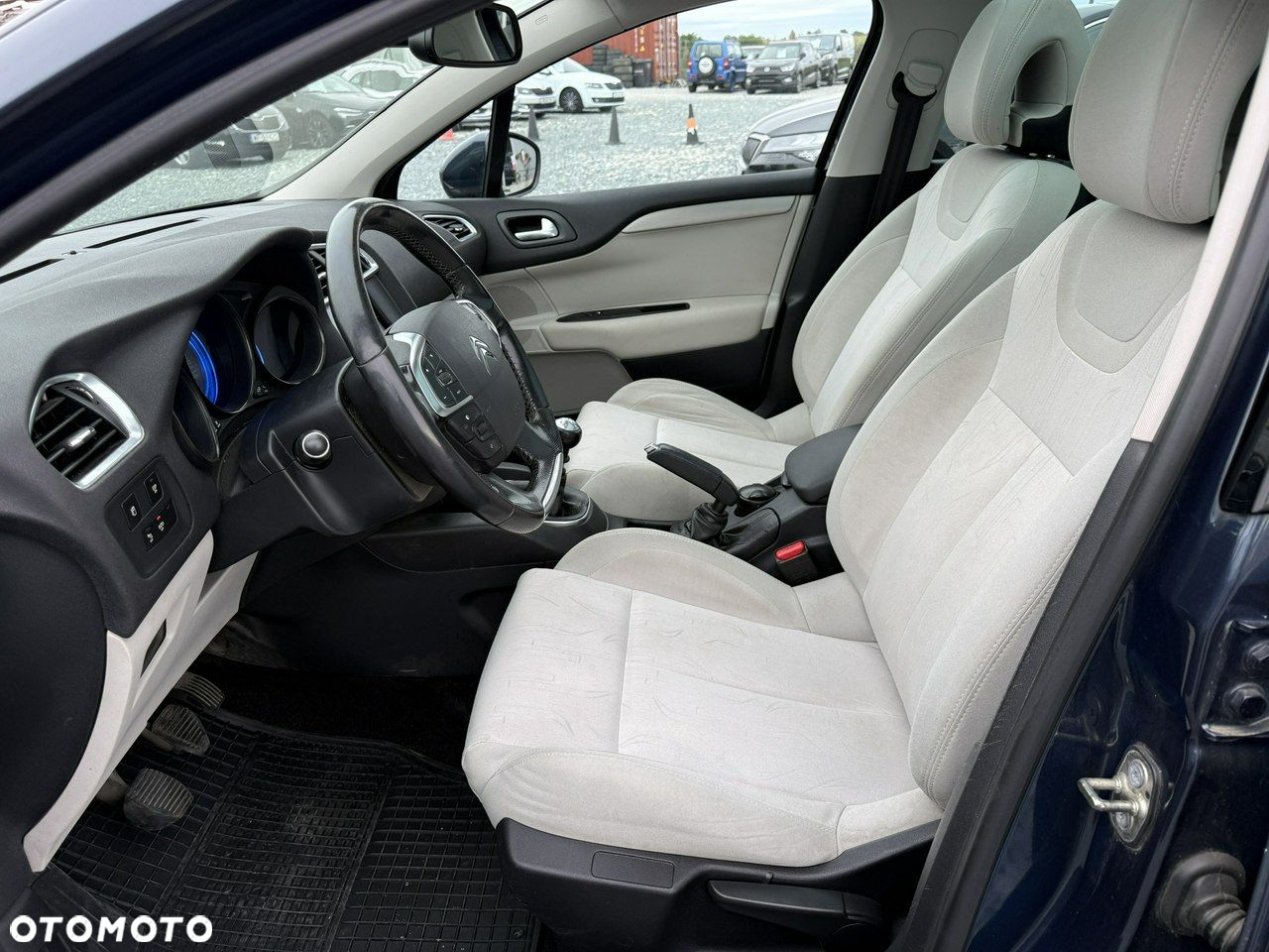 Citroën C4 e-HDi 110 Exclusive - 13