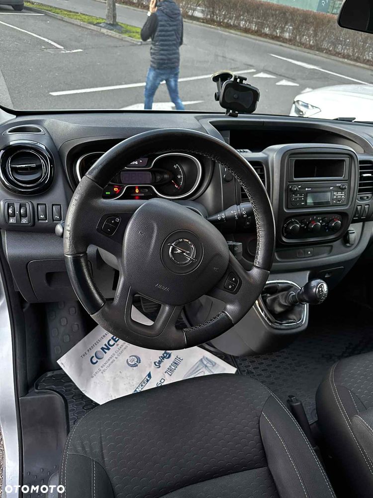 Opel Vivaro - 12