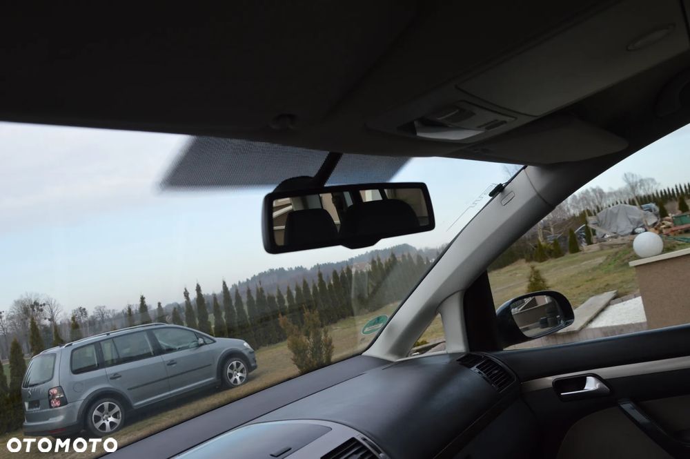 Volkswagen Touran 2.0 TDI DPF Cross - 31