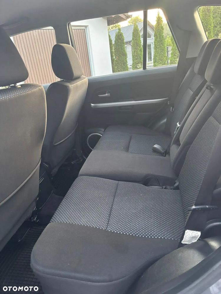 Suzuki Grand Vitara 2.0 - 10
