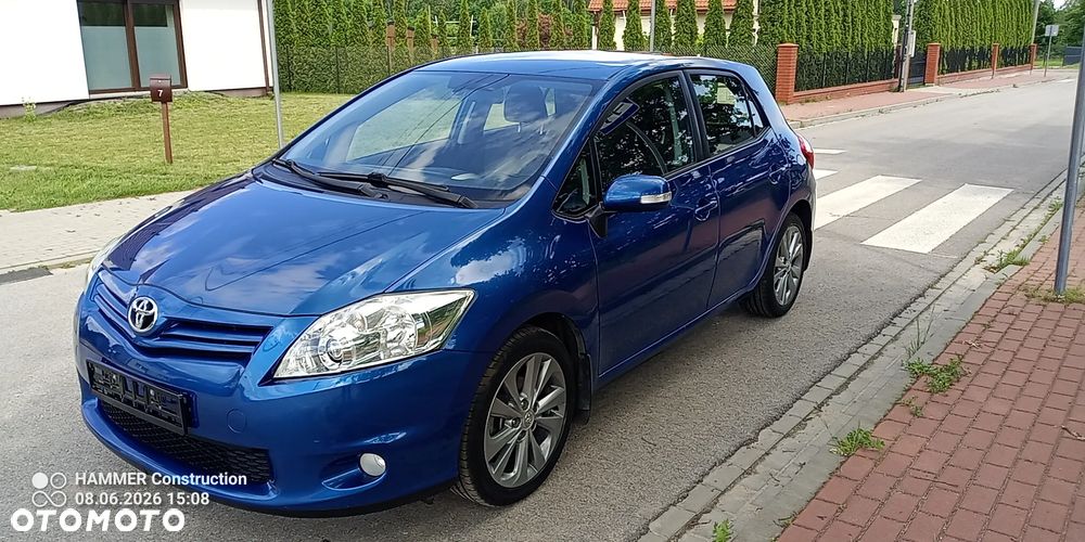 Toyota Auris 1.8 Premium - 8