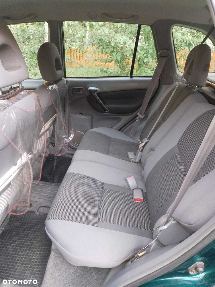 Toyota RAV4 - 7