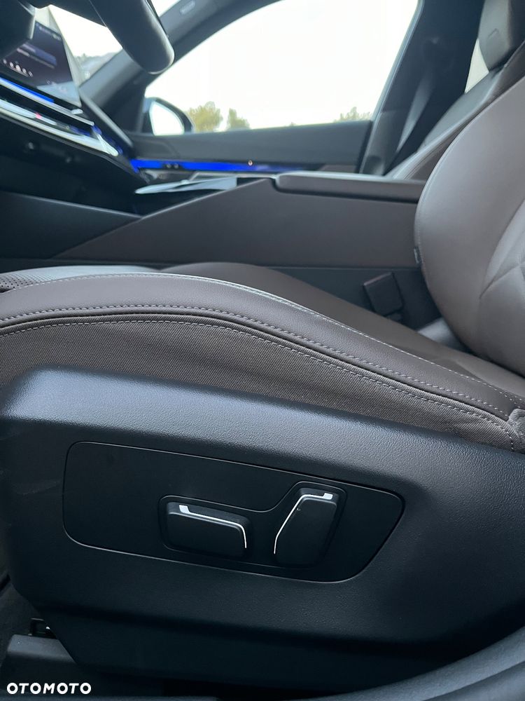 BMW Seria 5 550e xDrive - 19