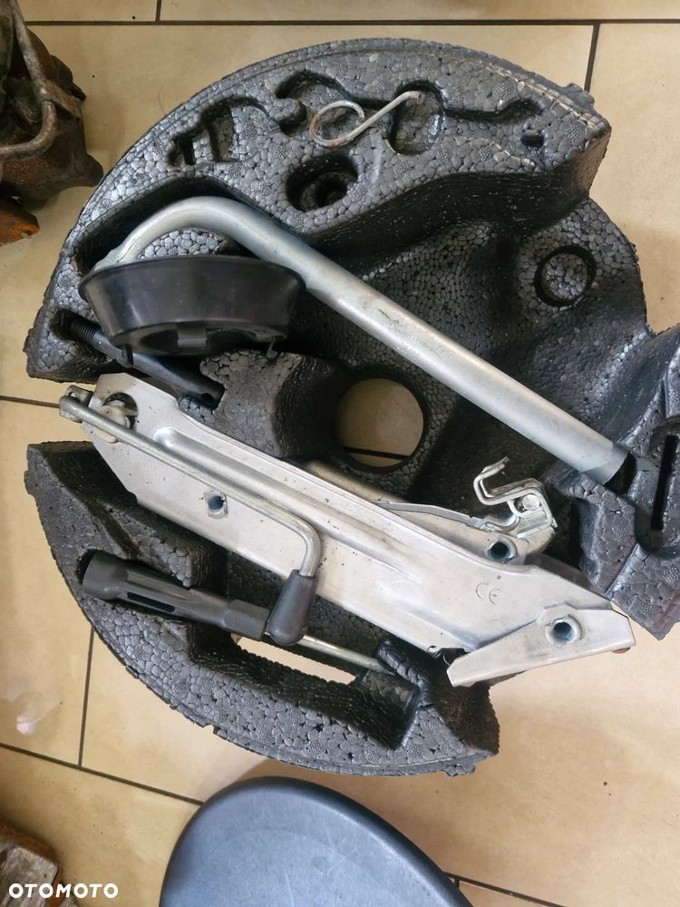 Komplet klucz podnośnik Audi A3 8L