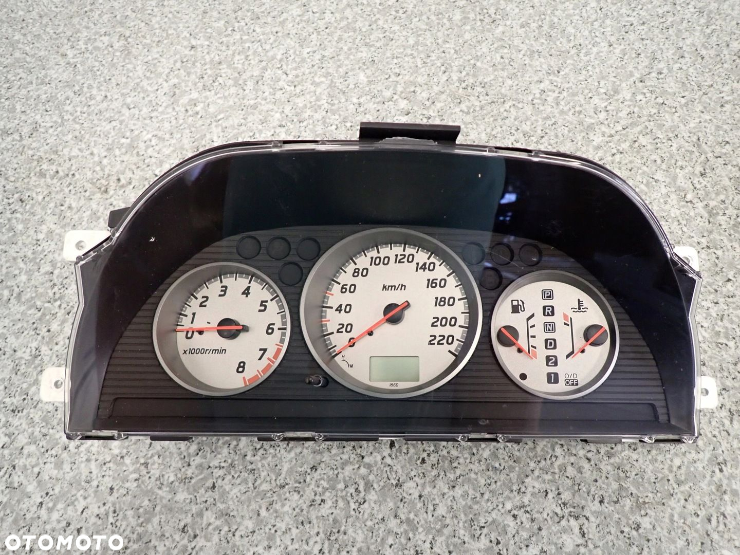 NISSAN X-TRAIL T30 2.0i 01-07 ZEGARY LICZNIK AUTOMAT - 2