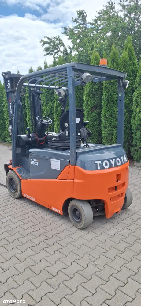 Toyota 8FBMT30 - 3