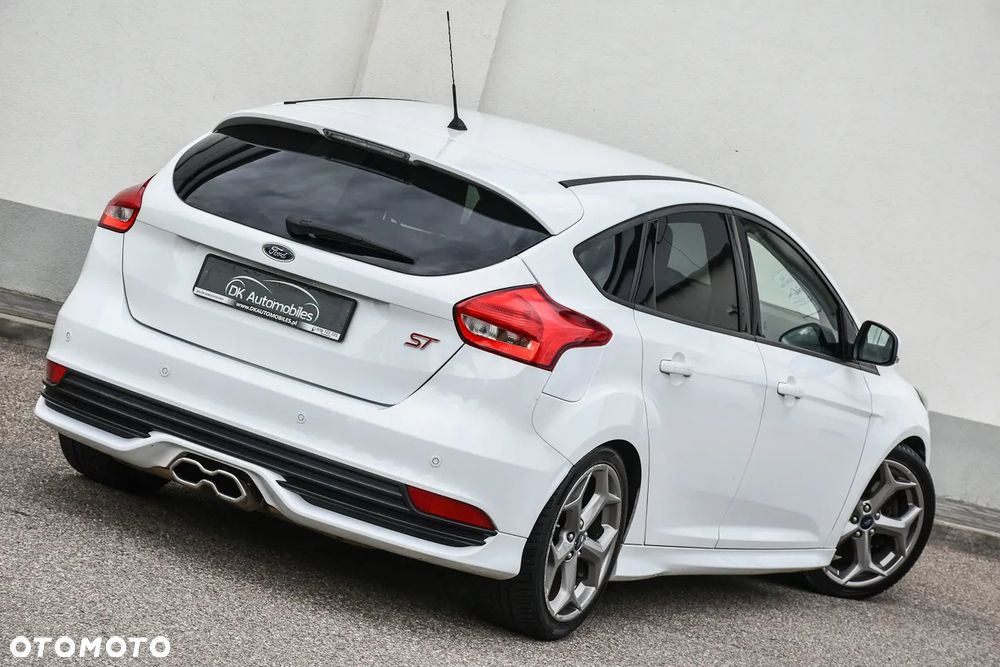 Ford Focus 2.0 EcoBoost ST mit Leder-Sport-Paket - 8