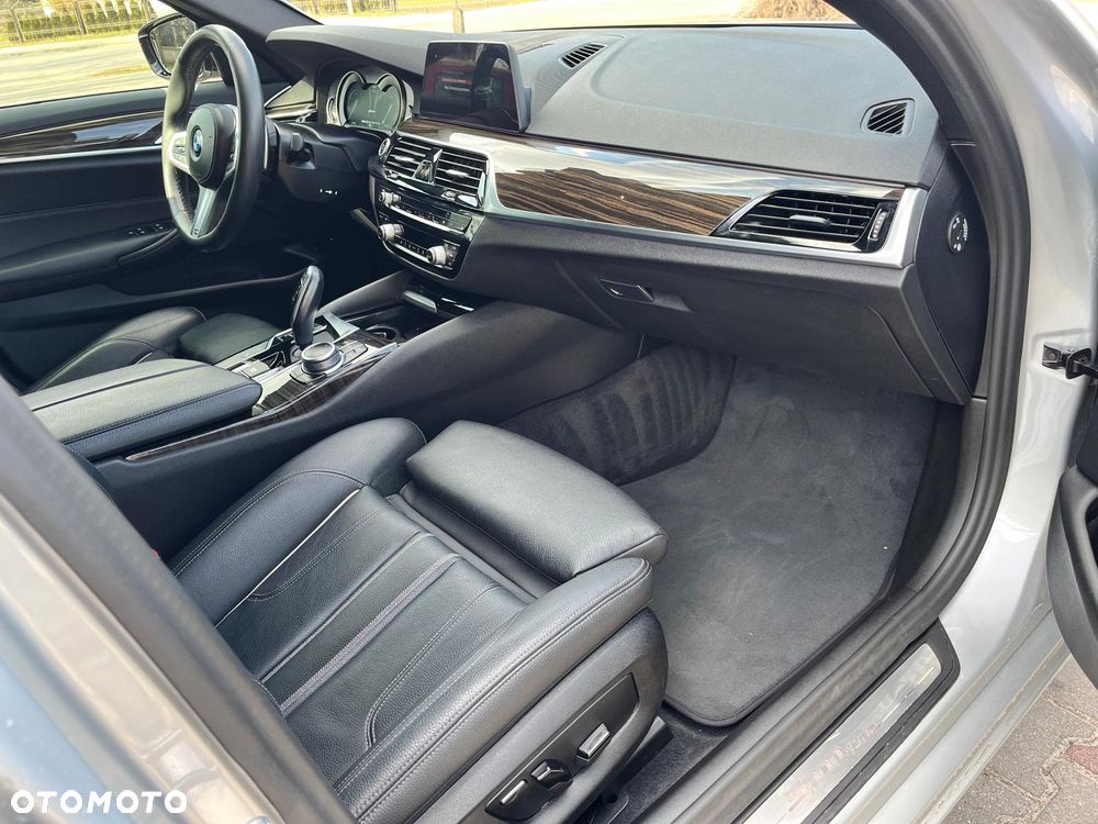 BMW Seria 5 530i xDrive mHEV Luxury Line sport - 10