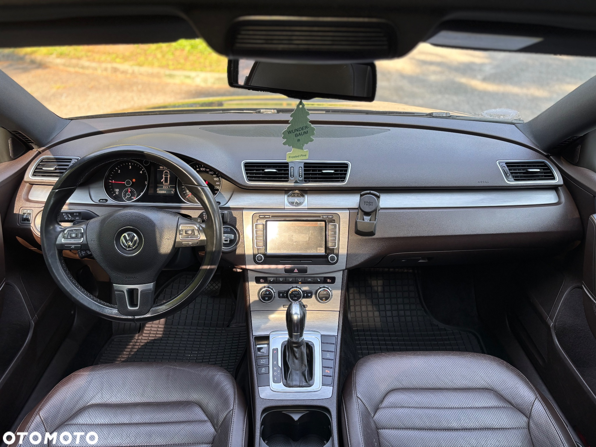 Volkswagen Passat - 16