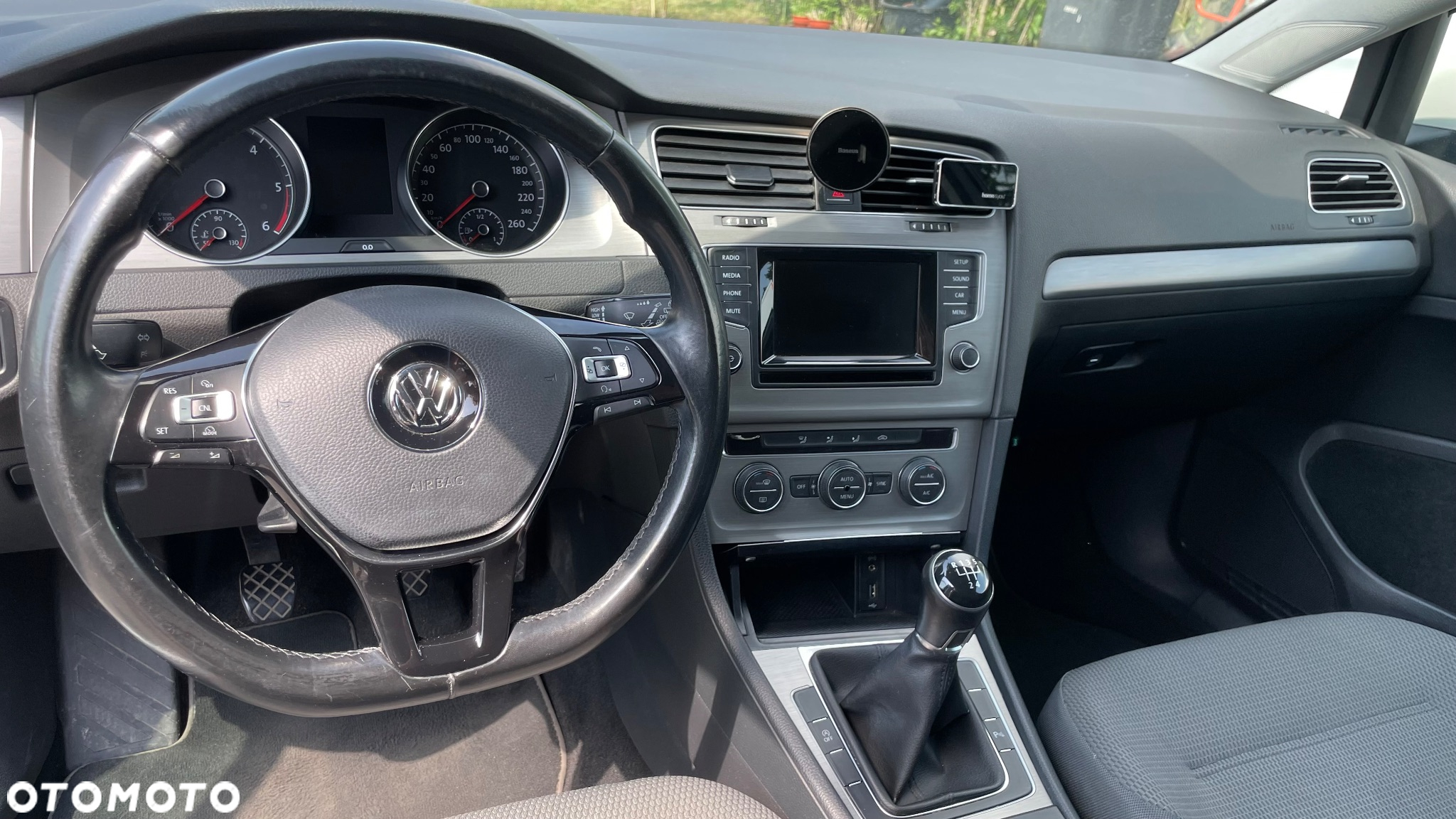 Volkswagen Golf 1.6 TDI BlueMotion Technology Comfortline - 11