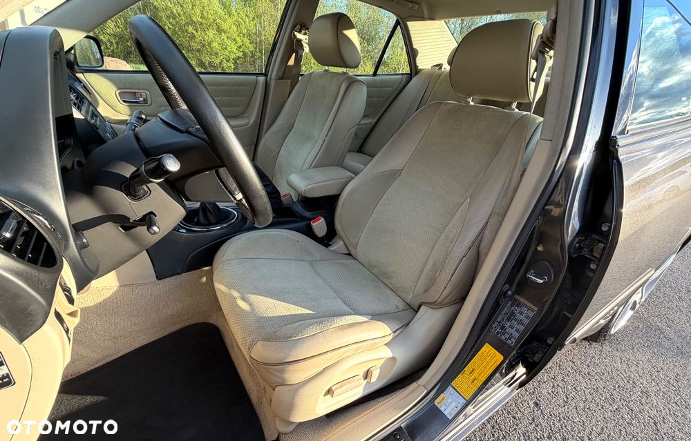 Lexus IS 200 Prestige - 6