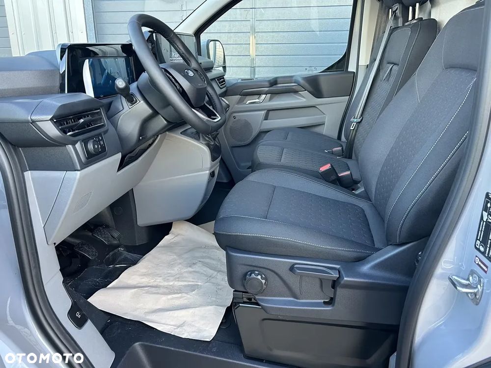 Ford TRANSIT CUSTOM 2.0 EcoBlue 150KM M6 FWD VAN LIMITED 320 L2 - 9