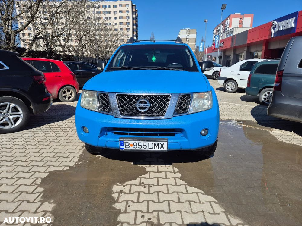 Nissan Navara 2.5 dCi DPF 4X4 Double Cab LE - 2