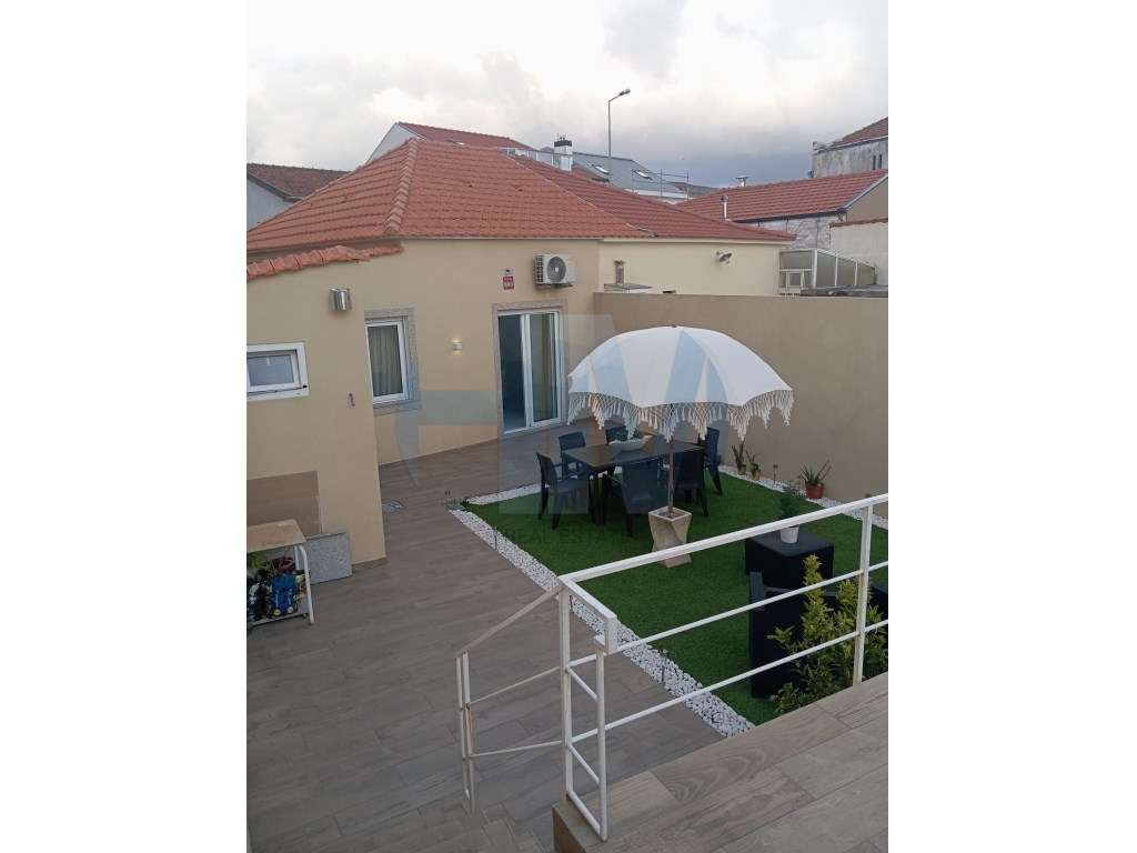 Moradia T2 Remodelada e Totalmente Mobilada - Grande imagem: 5/13