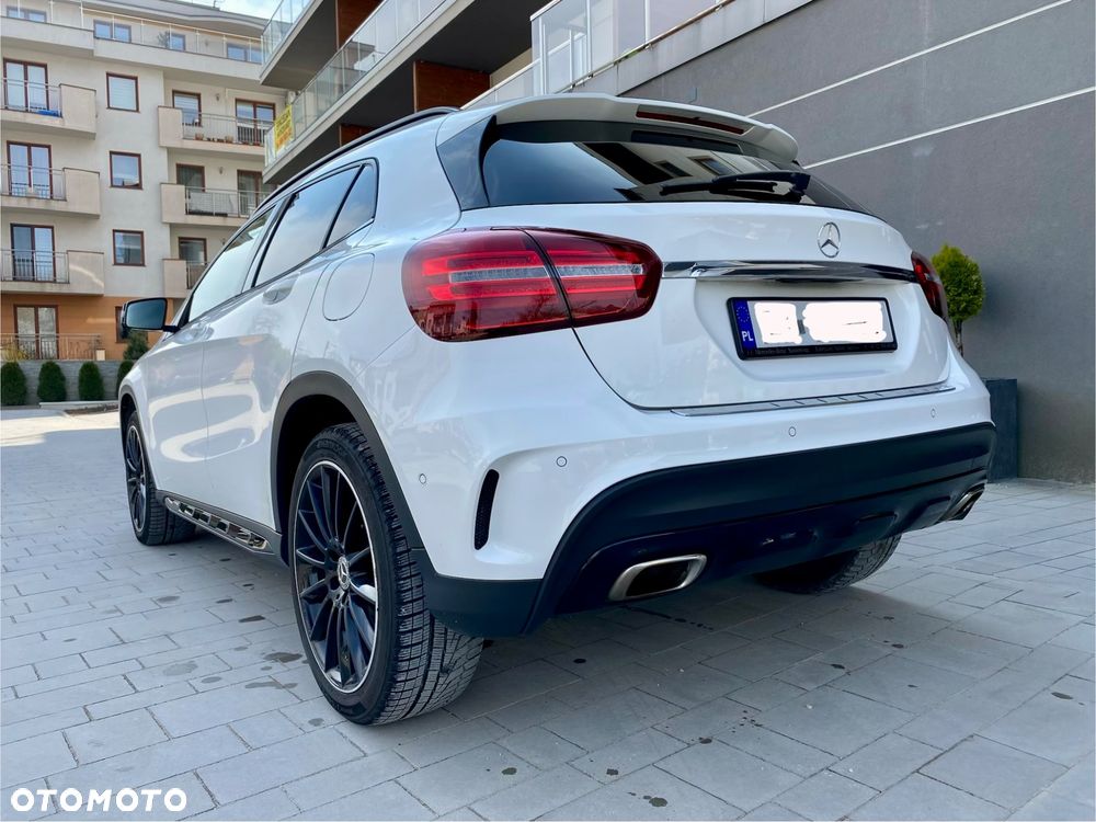Mercedes-Benz GLA 200 7G-DCT AMG Line - 11