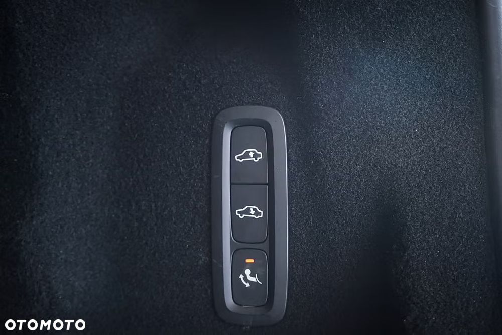 Volvo XC 60 T8 AWD Recharge Geartronic RDesign - 27