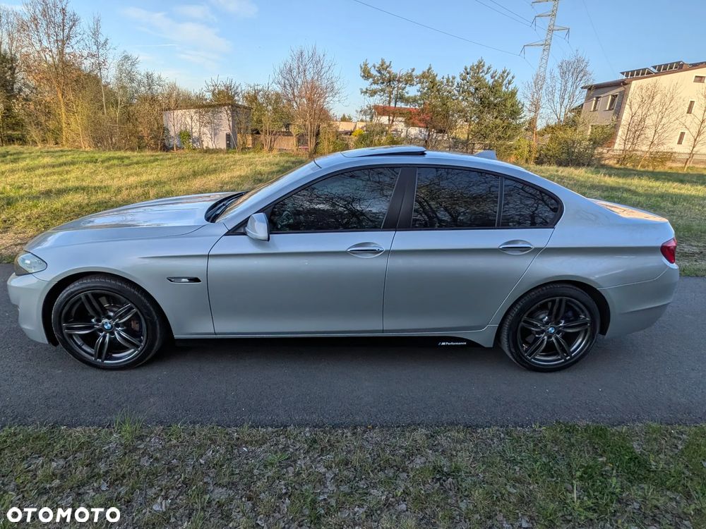 BMW Seria 5 530d xDrive - 7