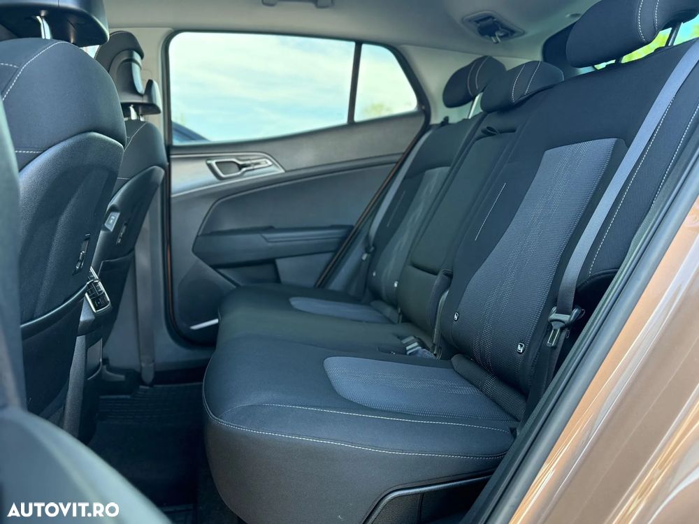 Kia Sportage 1.6 T-GDI MHEV 7DCT HP 4x4 Business Line - 32