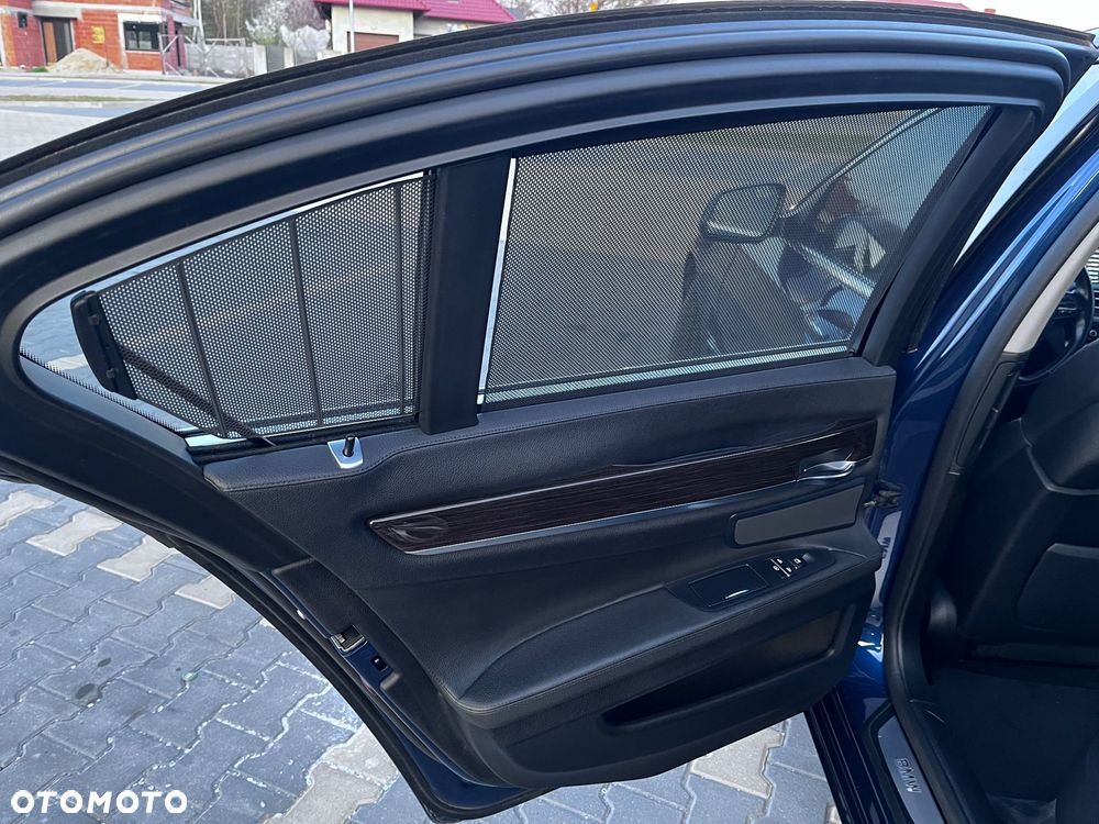 BMW Seria 7 740d xDrive - 16