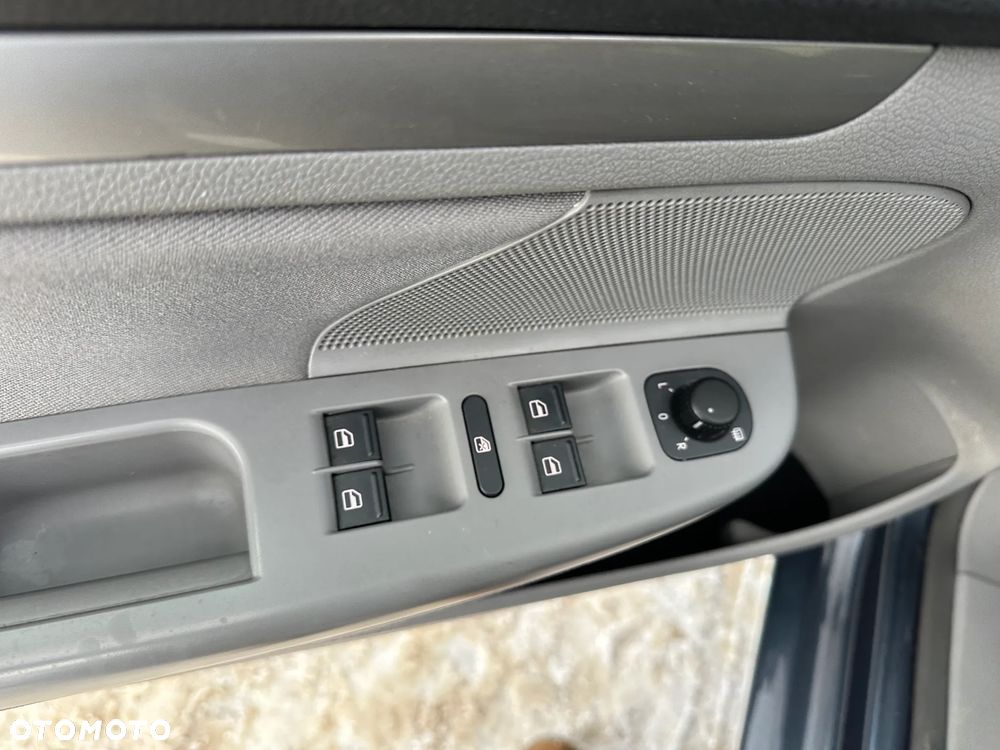 Volkswagen Golf - 30