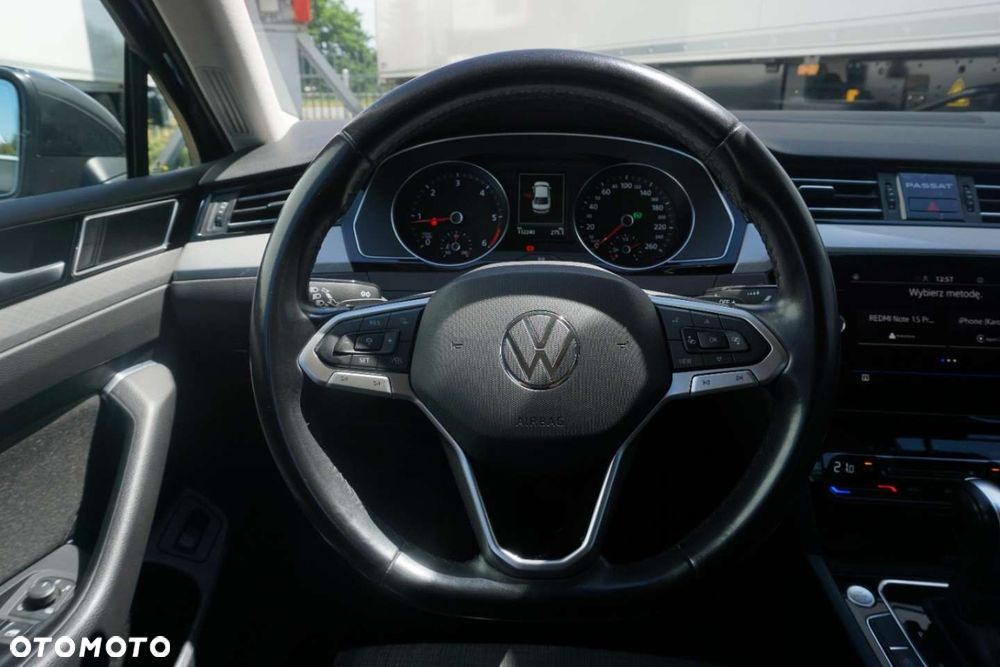 Volkswagen Passat - 19
