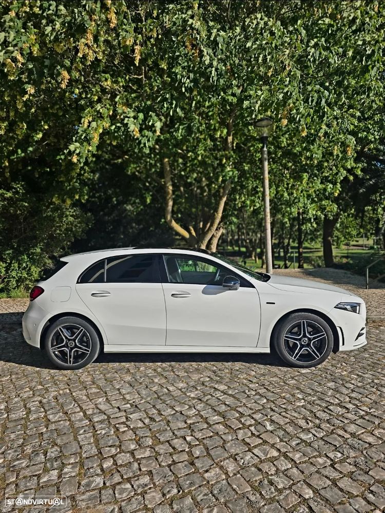 Mercedes-Benz A 250 e AMG Line - 3