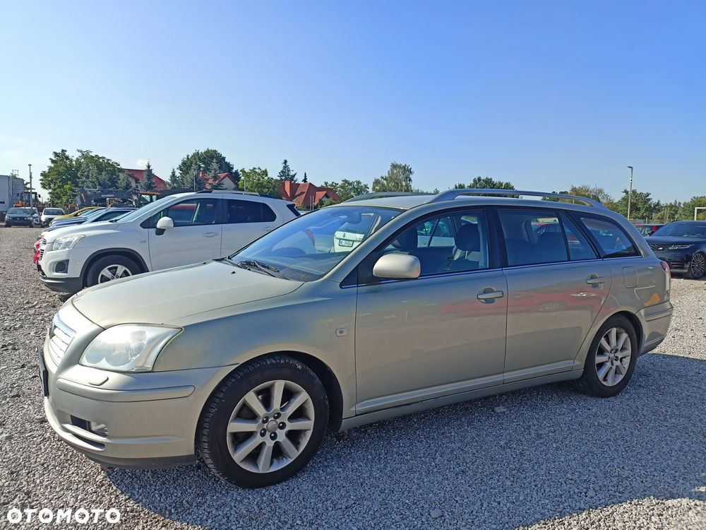 Toyota Avensis - 1