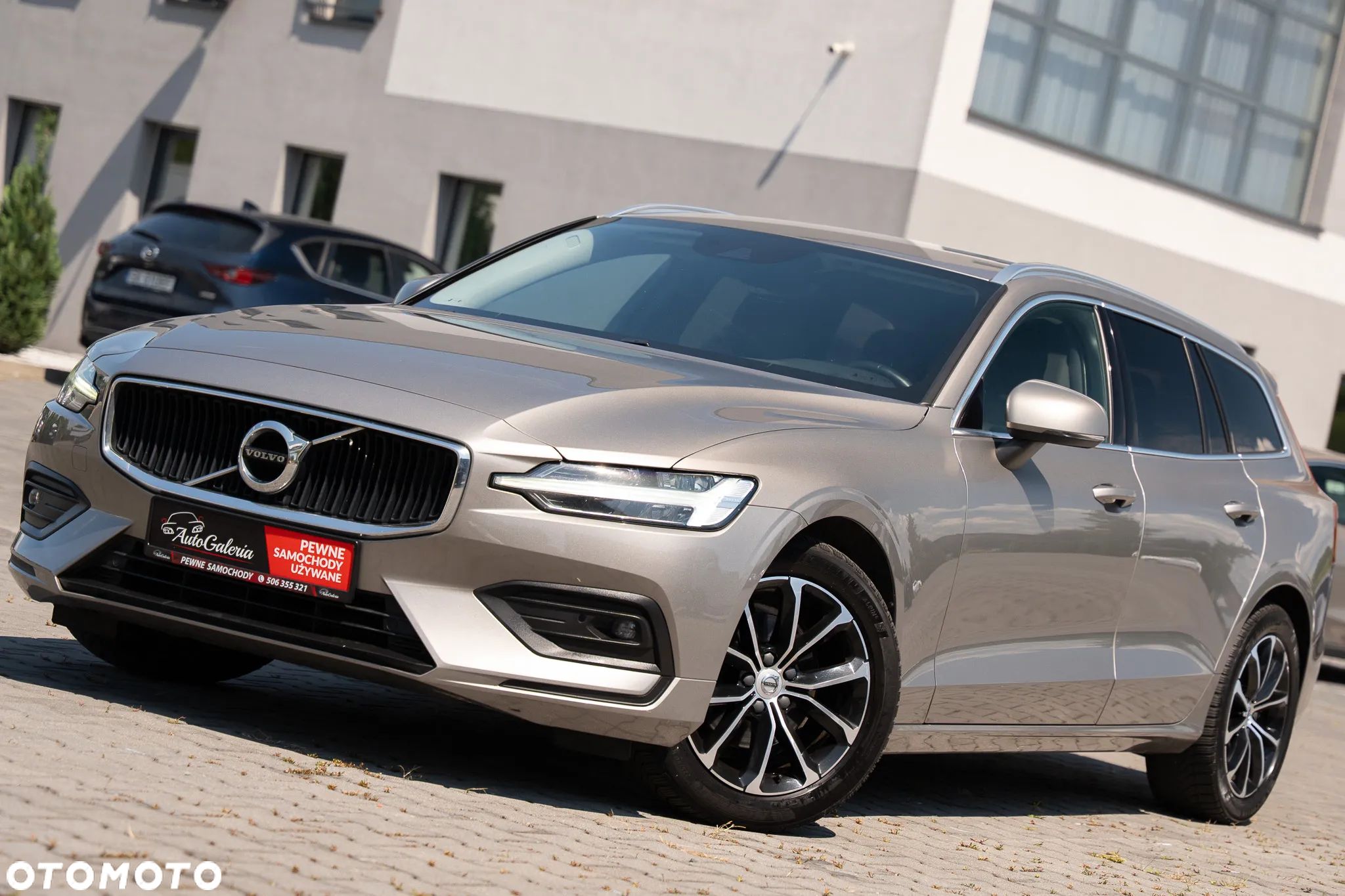 Volvo V60 D3 Momentum Pro - 1