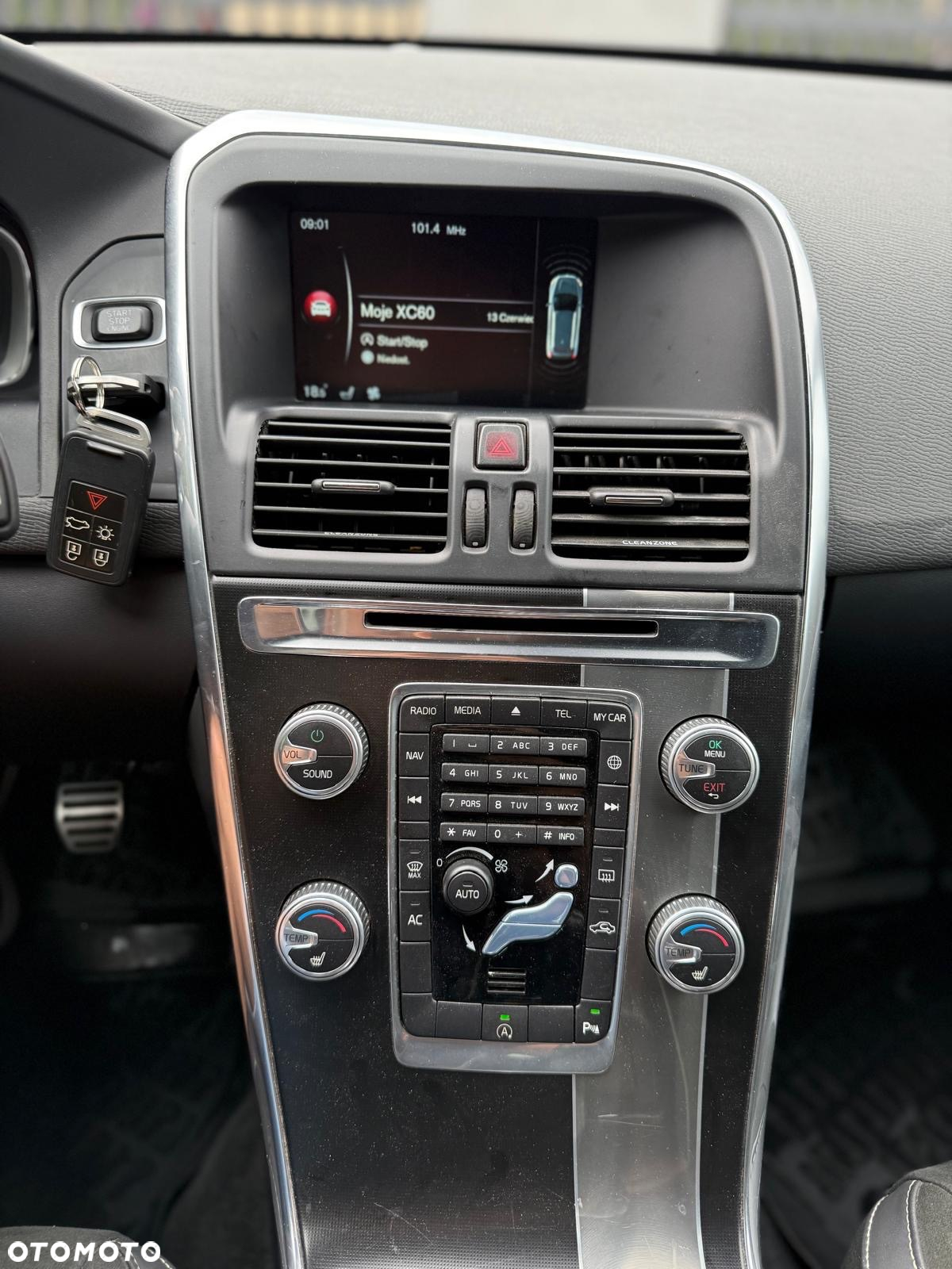Volvo XC 60 D4 R-Design - 14