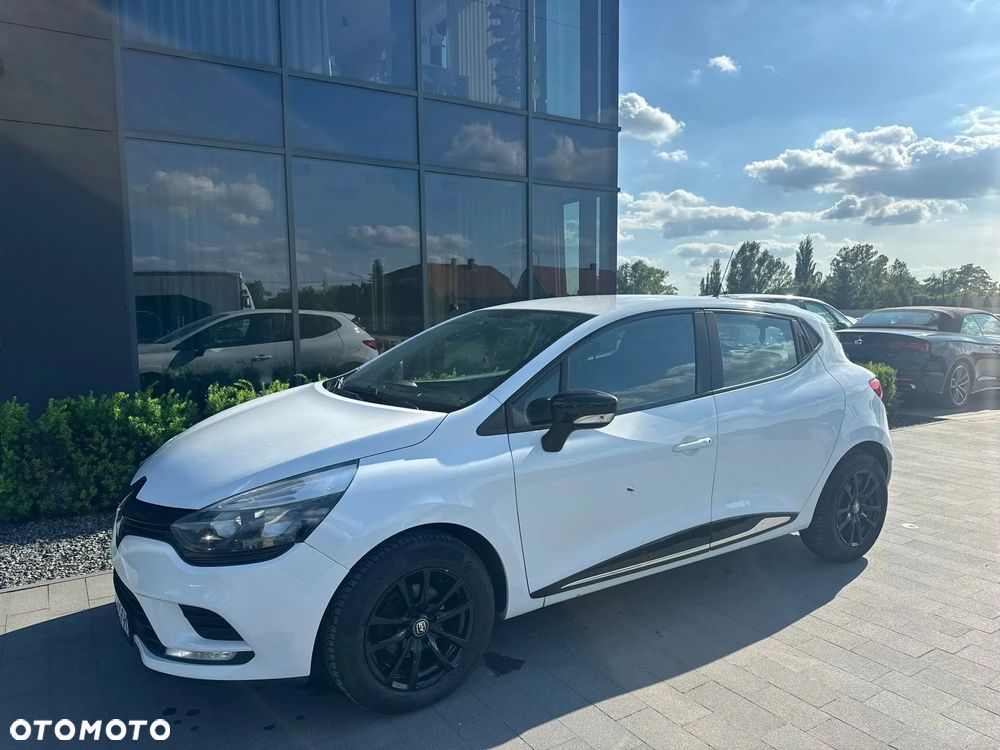 Renault Clio - 11