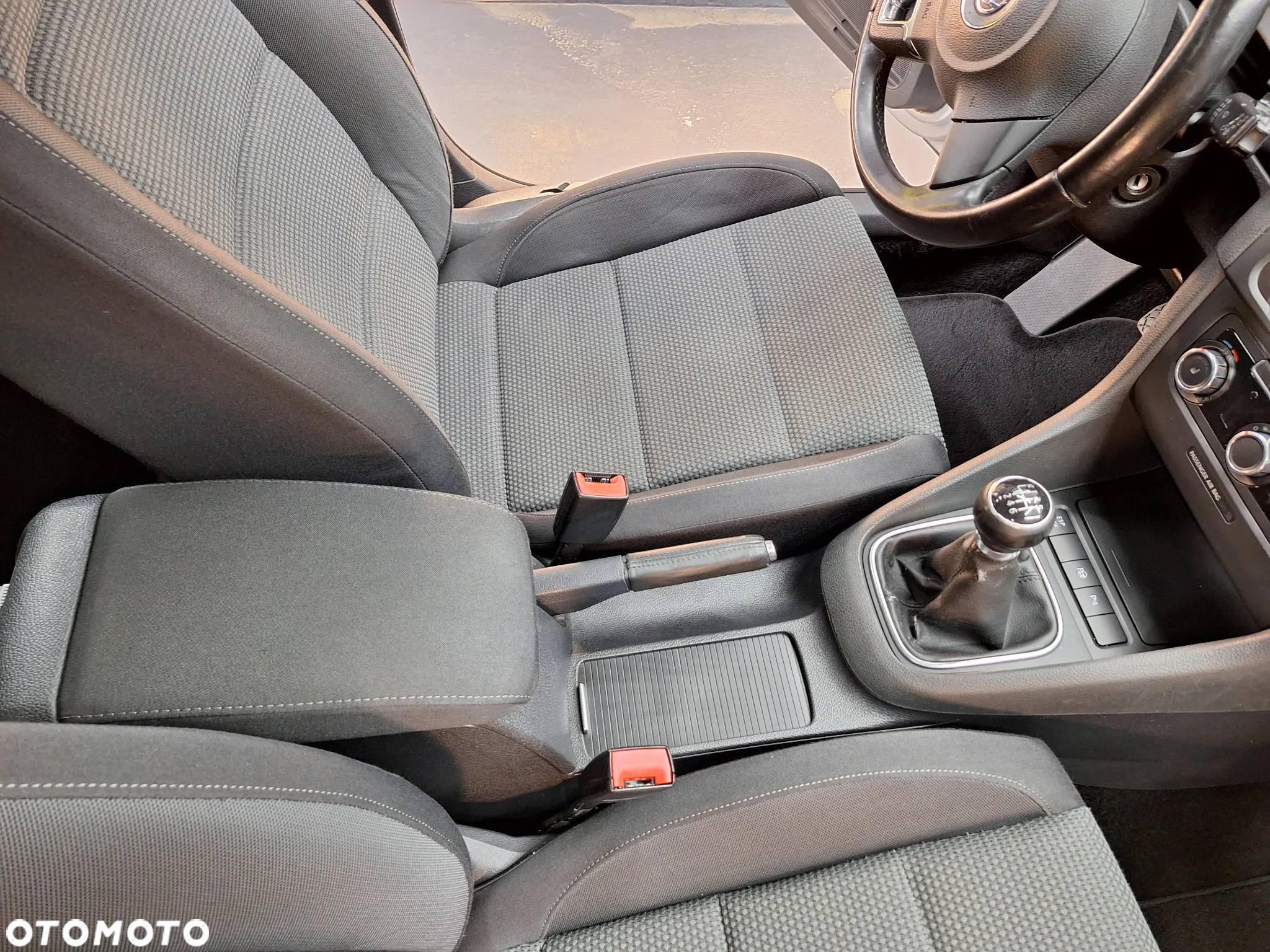Volkswagen Golf - 23