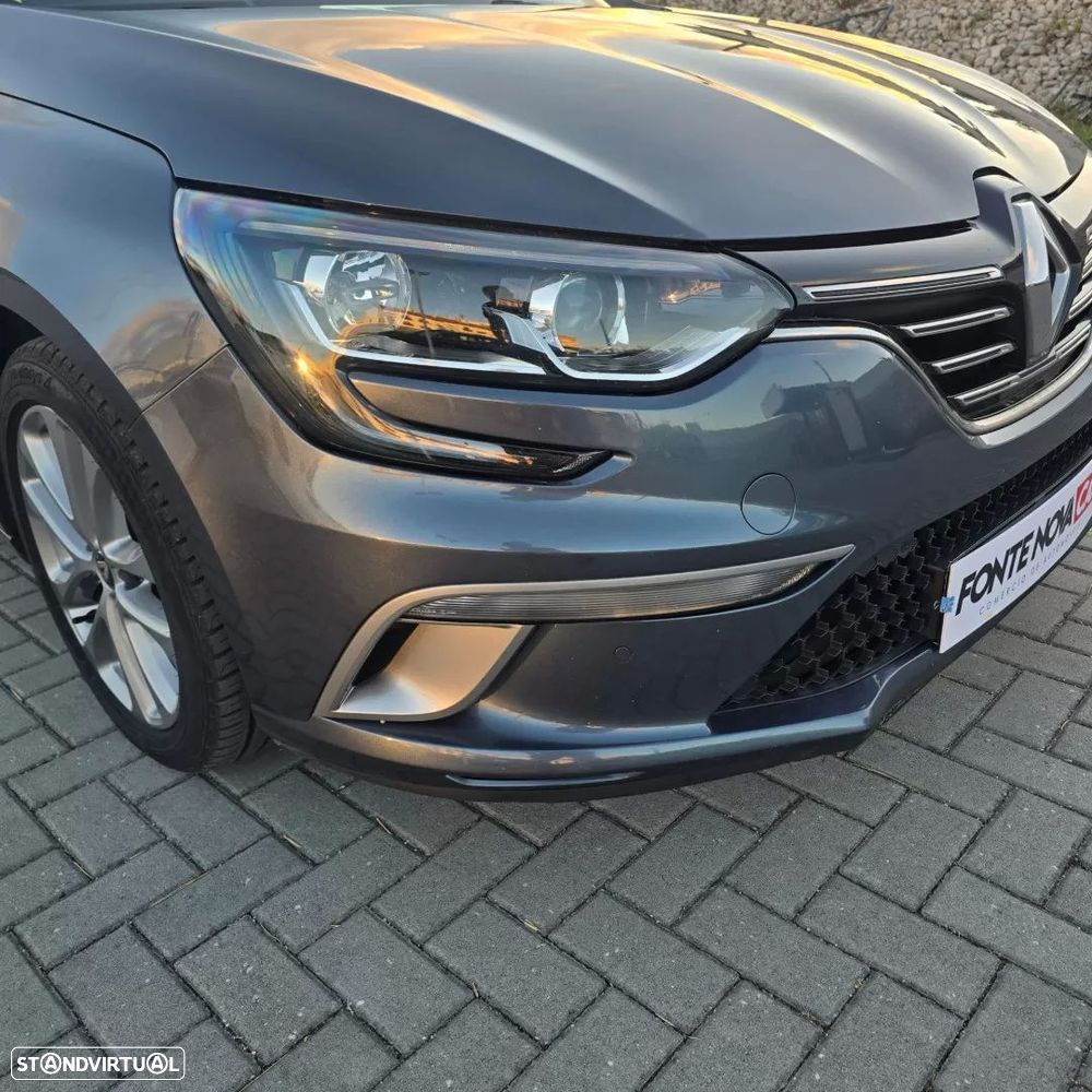Renault Mégane Sport Tourer - 7