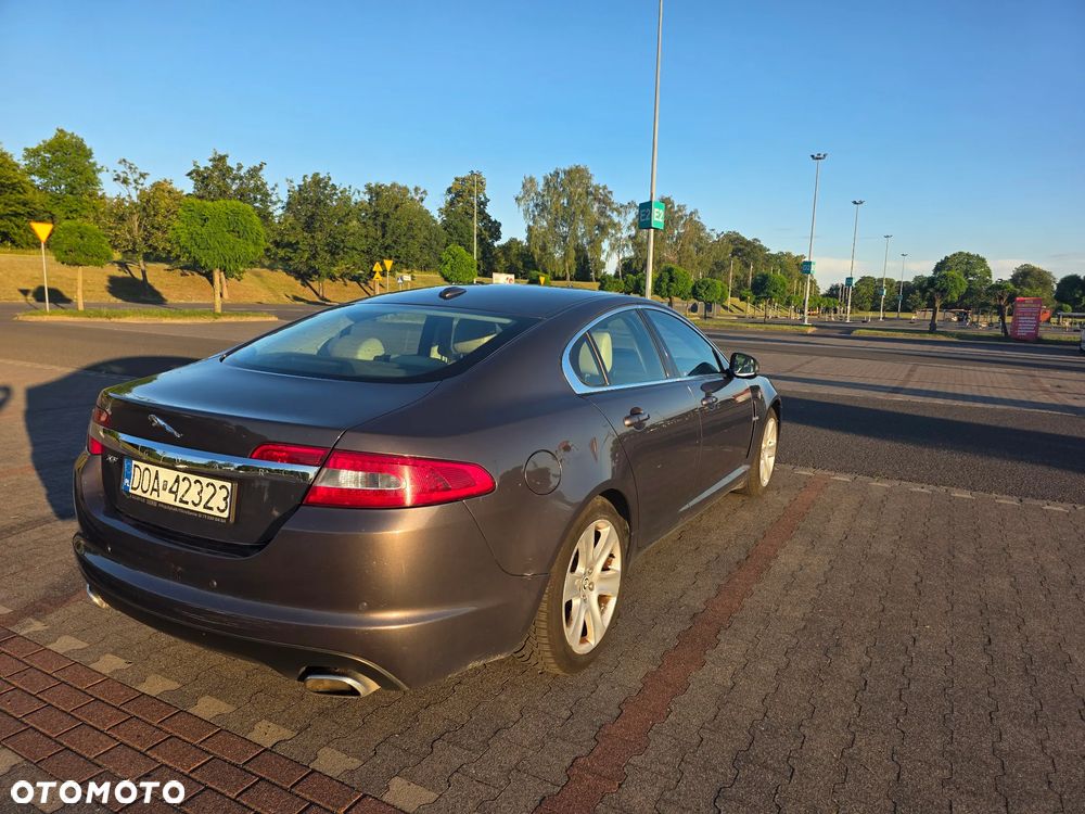 Jaguar XF 3.0 V6 D Premium Luxury - 4