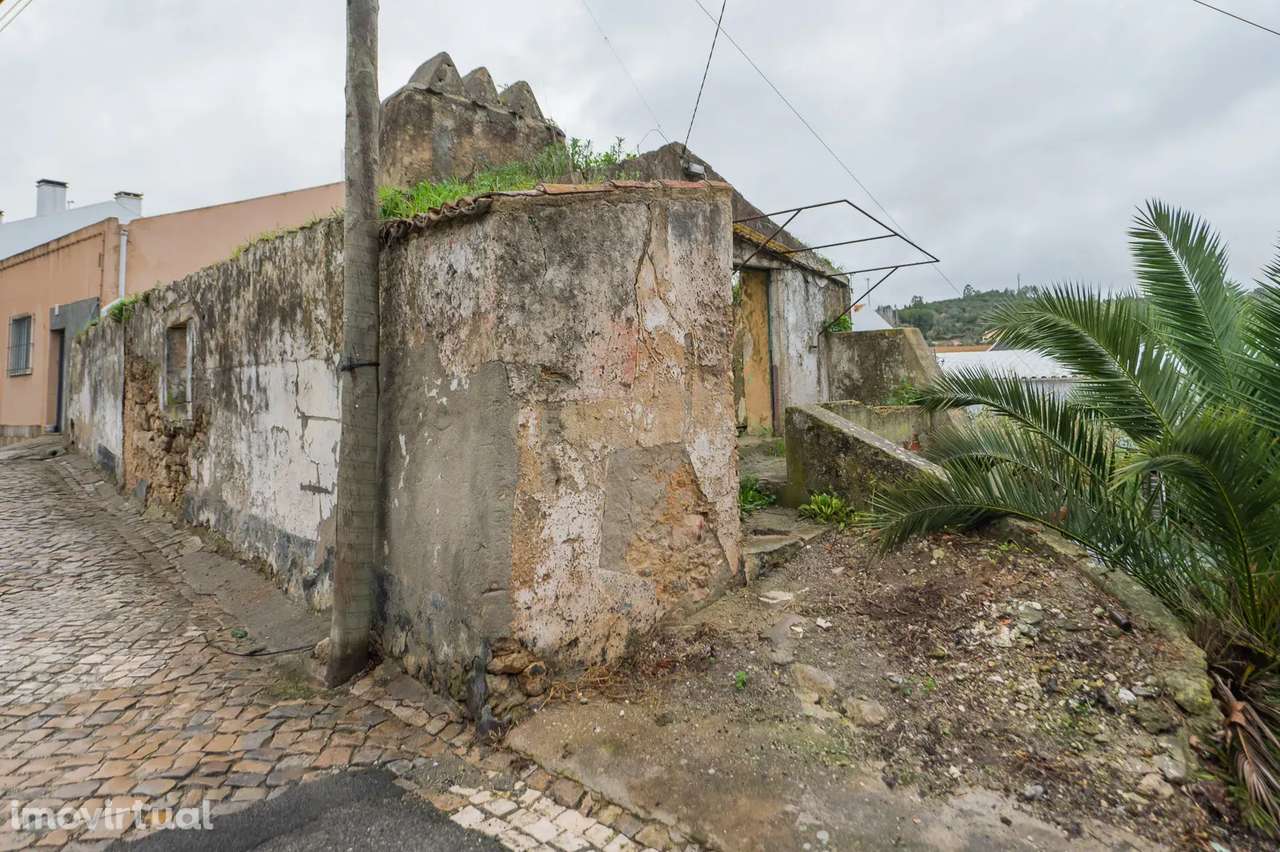 Ruina | Centro de Bucelas - Grande imagem: 4/9