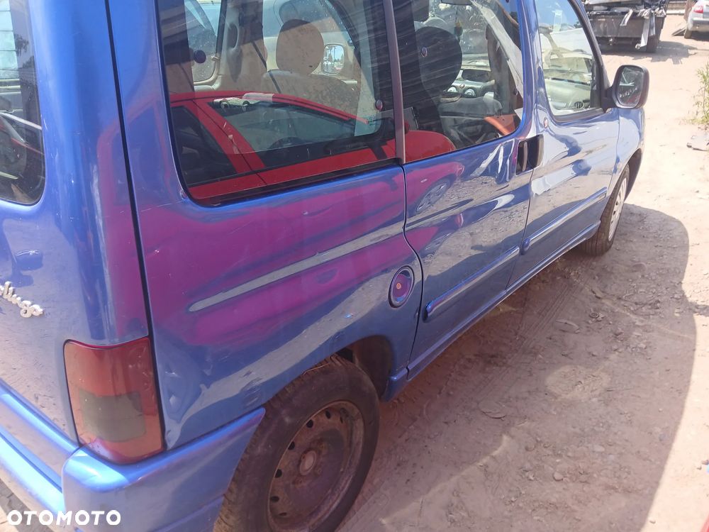 BERLINGO CITROEN KMH 1.4 - maska pokrywa silnika klapa bagażnika zderzak lampa reflektor pas przedni stop lampy halogeny przeciwmgłowe odblaski grill atrapa znaczek błotnik błotniki drzwi zbiornik wlew paliwa szyba lusterko klamka klamki zamek - 3