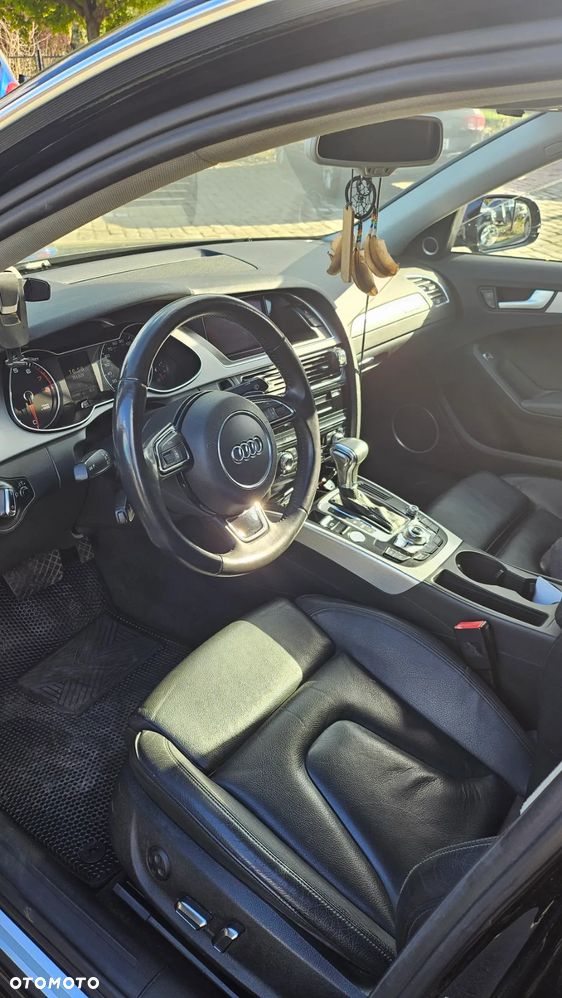 Audi A4 Limousine - 8
