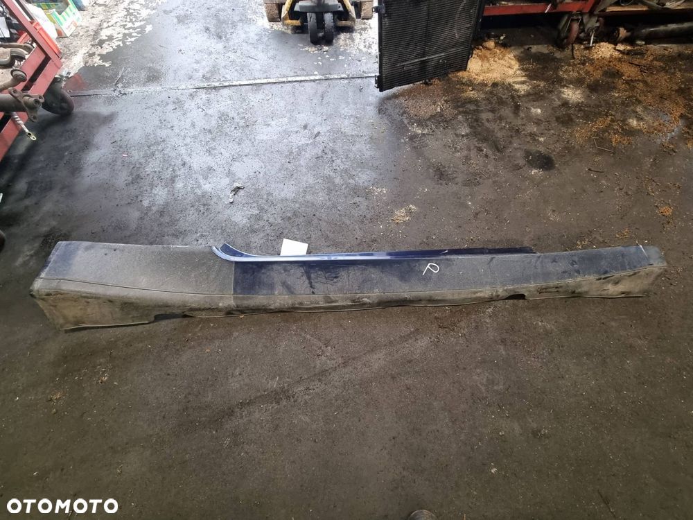 LISTWA BOCZNA PRAWA MASERATI GRANTURISMO S - 1