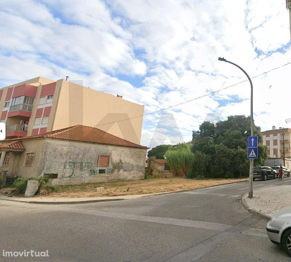 Moradia no centro do Pinhal Novo / Viabilidade de construção de um pré - Grande imagem: 3/4